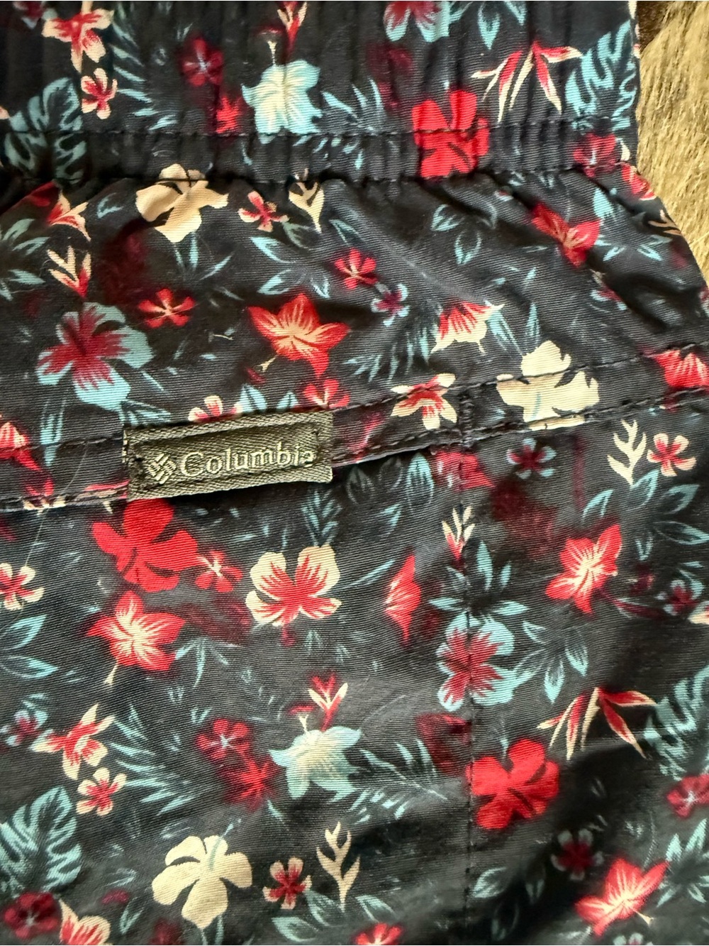 Columbia Floral Navy Women’s Elastic-Waist Shorts - Picture 2 of 3